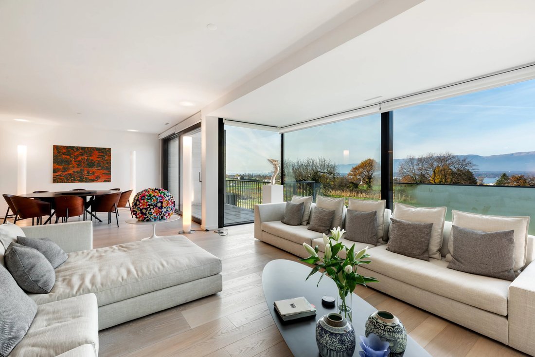 Magnificent Upscale Apartment In The Heart Of Corsier Village