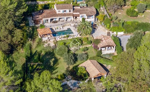 Villa in Le Rouret, Provence-Alpes-Côte d'Azur, France 1