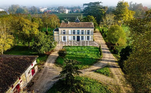 Propriété D'exception Avec 2 Maisons Indépendantes, Piscine Et Jardin Paysager