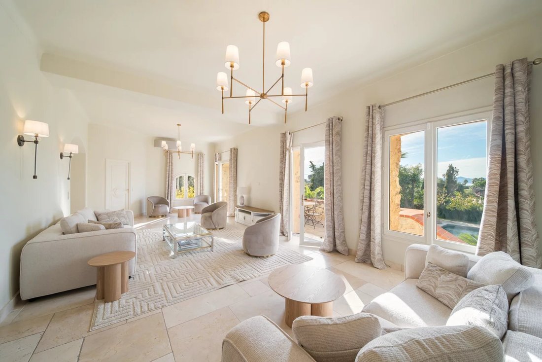 Villa in Antibes, Provence-Alpes-Côte d'Azur, France 4 - 12053464