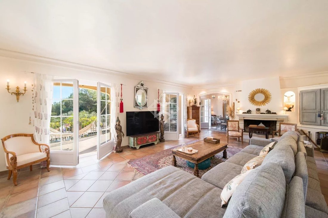 Villa in Le Rouret, Provence-Alpes-Côte d'Azur, France 5 - 16739493