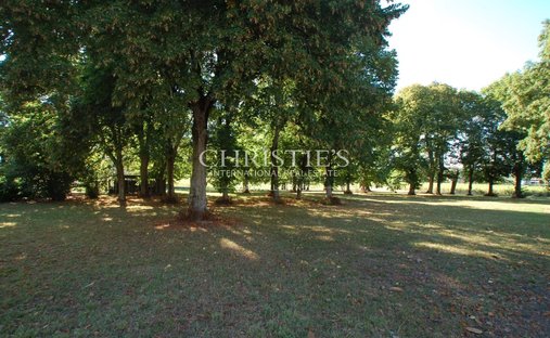 Propriété D'exception Avec 2 Maisons Indépendantes, Piscine Et Jardin Paysager