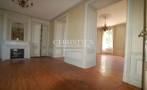 Propriété D'exception Avec 2 Maisons Indépendantes, Piscine Et Jardin Paysager