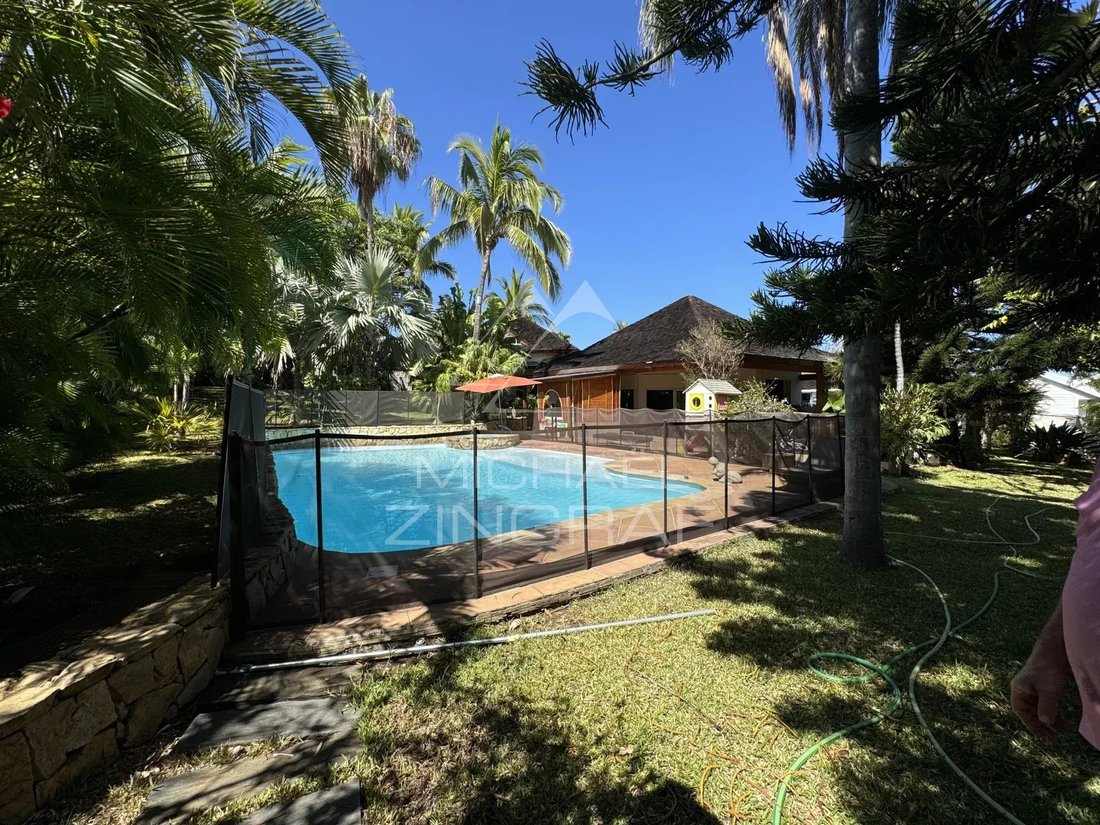 Villa in Saint-Gilles les Bains, Réunion 1 - 16739615