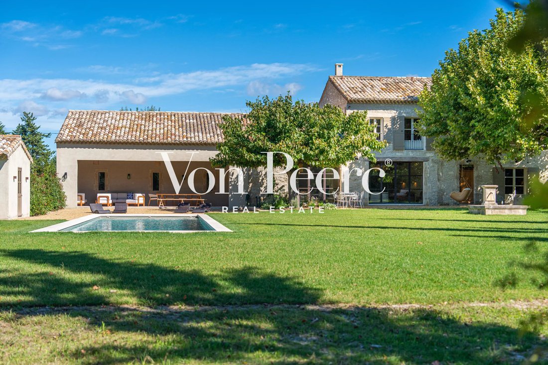 Country House in Saint-Rémy-de-Provence, Provence-Alpes-Côte d'Azur, France 2 - 16739695