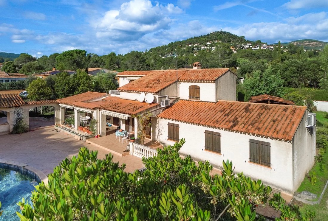 Villa in La Bouverie, Roquebrune-sur-Argens, France 1 - 16739947