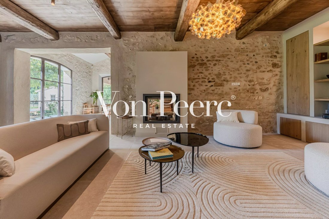 Country House in Saint-Rémy-de-Provence, Provence-Alpes-Côte d'Azur, France 3 - 16739695
