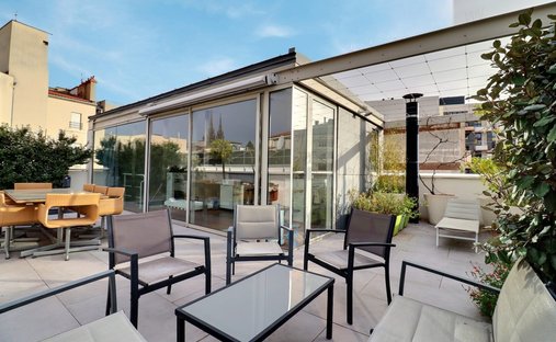 Castle for Sale in Clermont-Ferrand, Auvergne-Rhône-Alpes, France