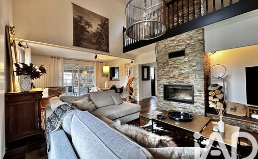 A 12th Century Chateau With Ramparts And 15 Hectares Of Grounds, Listed As A Historical