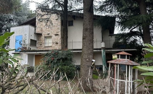 Villa in Castiglione delle Stiviere, Lombardy, Italy 1