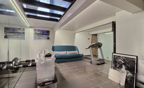 Castle for Sale in Clermont-Ferrand, Auvergne-Rhône-Alpes, France