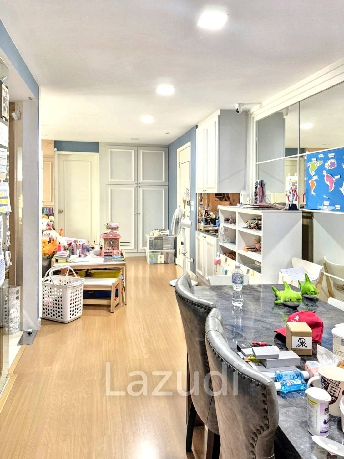 Apartment in Si Phraya, Bangkok, Thailand 2 - 16742250