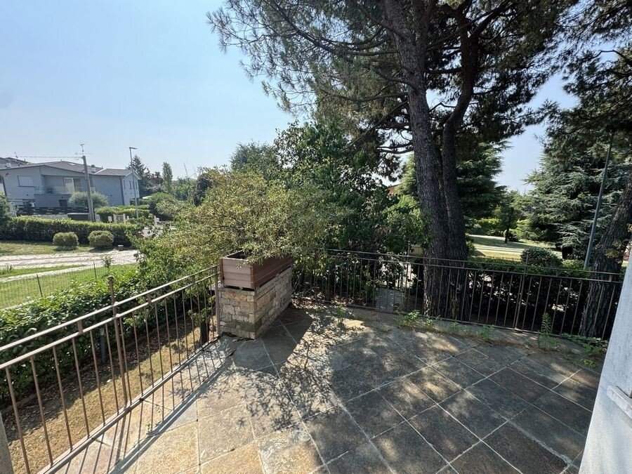 Villa in Castiglione delle Stiviere, Lombardy, Italy 2 - 16741356