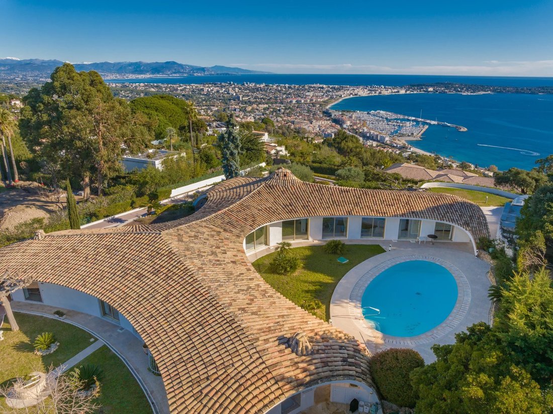 Villa in La Maure-Super Cannes, Vallauris, France 2 - 16740222