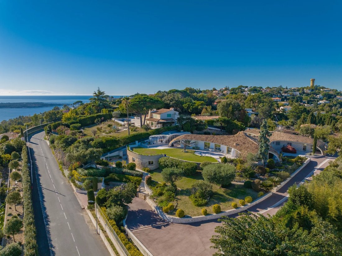 Villa in La Maure-Super Cannes, Vallauris, France 1 - 16740222