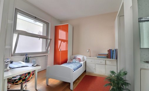 Castle for Sale in Clermont-Ferrand, Auvergne-Rhône-Alpes, France