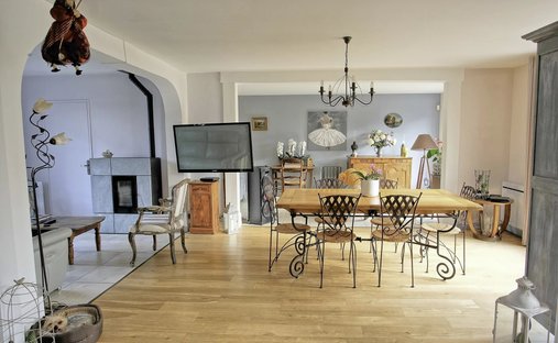 North Caen, Castle (12 Bedrooms) By The Seaside With Outbuildings Set In 1.1 Ha (2.47 Acres) Of Encl