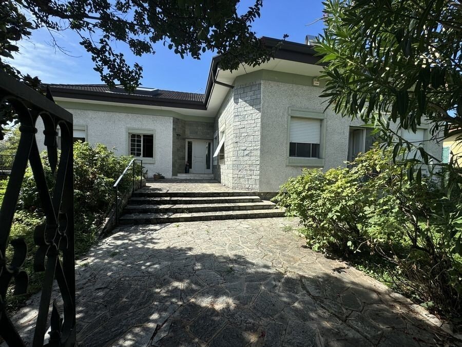 Villa in Historic Center, Brescia, Lombardy 1 - 16741362