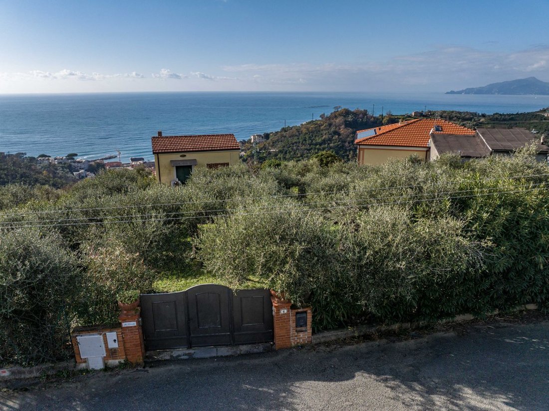 Villa in Lavagna, Liguria, Italy 3 - 12583336