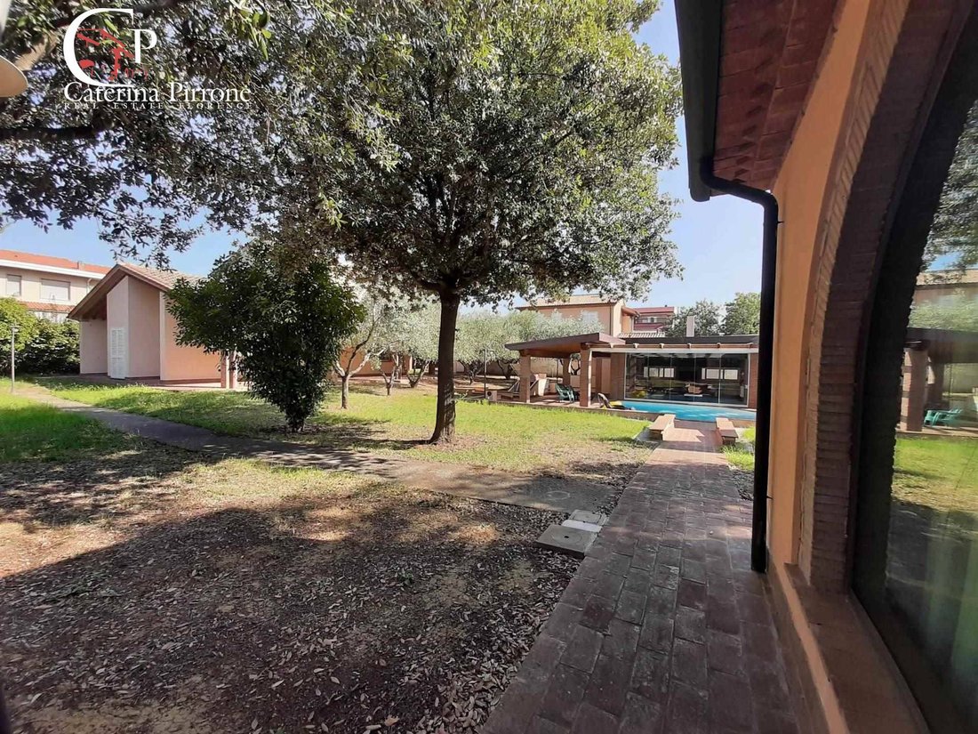Villa in Cecina Centro, Cecina, Tuscany 4 - 16742522