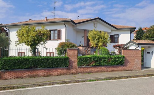 Villa in Santo Stefano Ticino, Lombardy, Italy 1