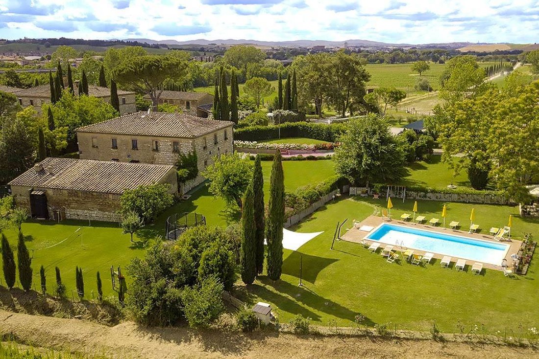 Farm Ranch in Monteroni d'Arbia, Tuscany, Italy 1 - 16740357