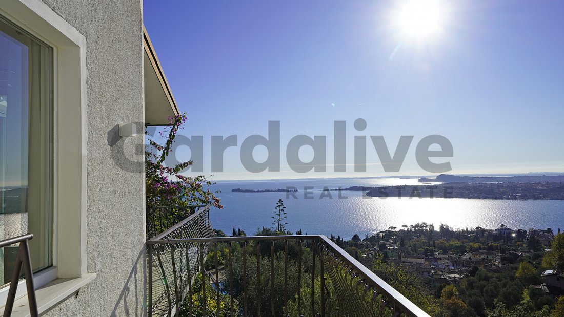 Villa in Gardone Riviera, Lombardy, Italy 3 - 16742957