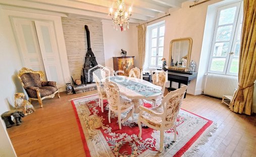 Maison à Bois, Nouvelle-Aquitaine, France 1
