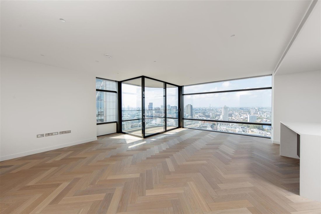 Apartment in EC2, Islington, England 4 - 16741136