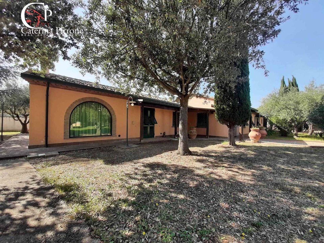 Villa in Cecina Centro, Cecina, Tuscany 2 - 16742522
