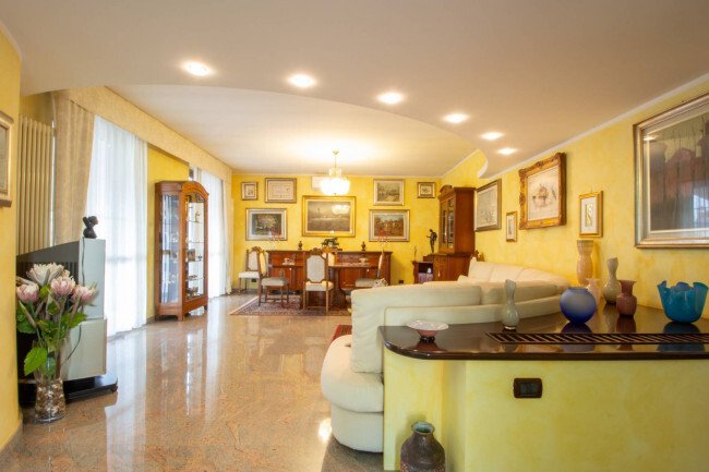 Villa in Santo Stefano Ticino, Lombardy, Italy 4 - 16741389