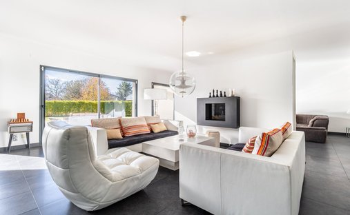 Castle for Sale in Bouliac, Nouvelle-Aquitaine, France