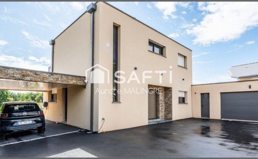 Castle for Sale in Treillières, Pays de la Loire, France