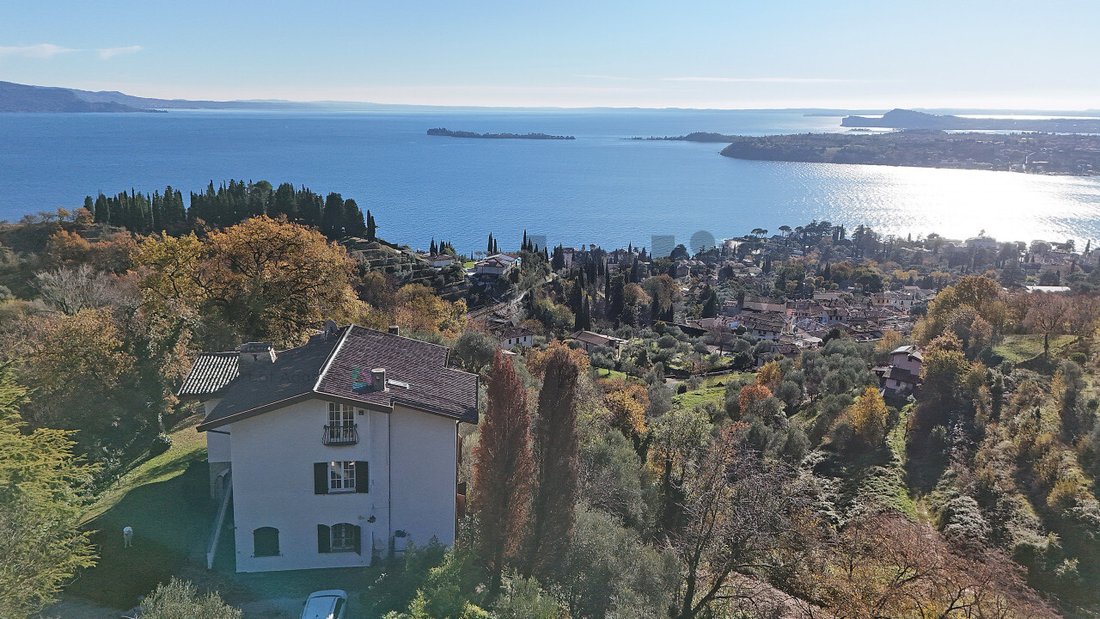Villa in Gardone Riviera, Lombardy, Italy 3 - 16742957