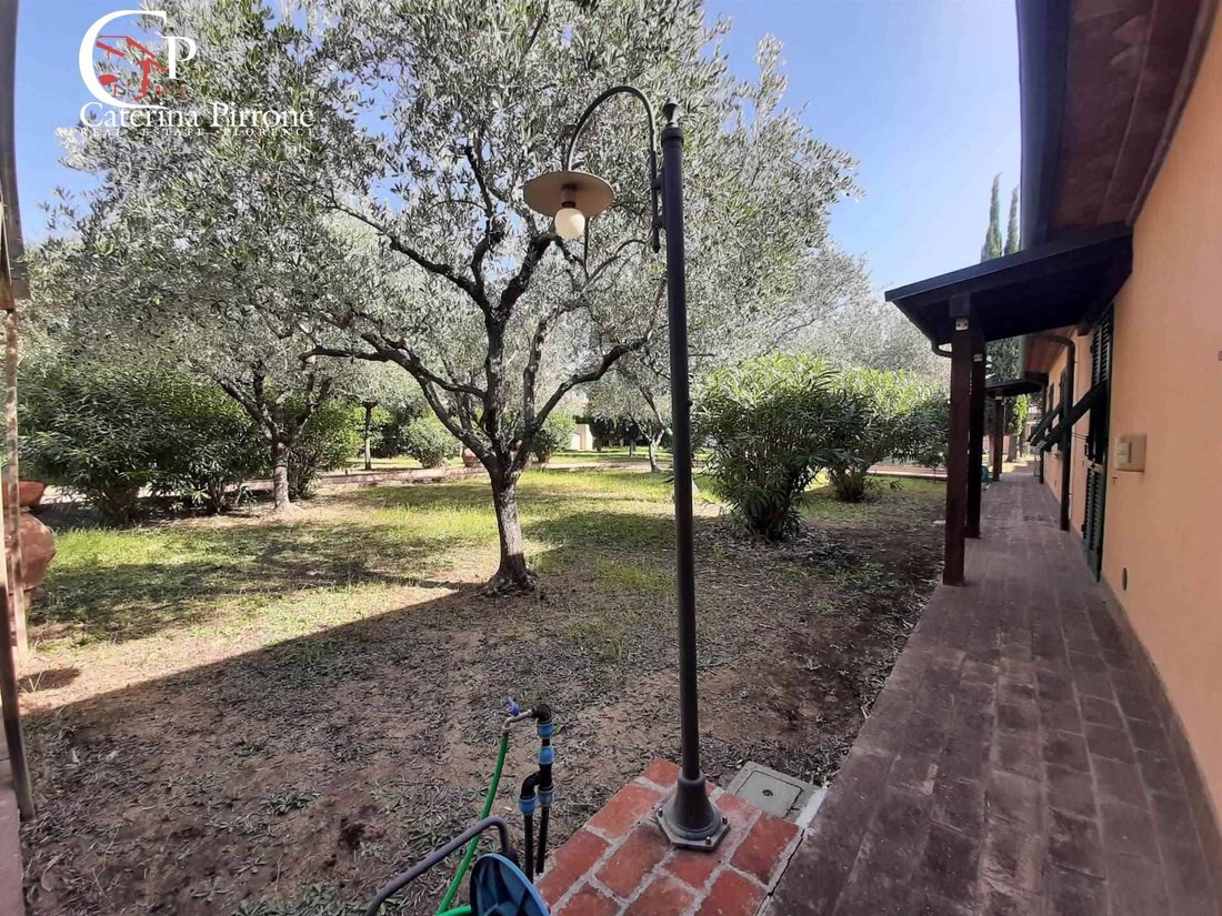 Villa in Cecina Centro, Cecina, Tuscany 3 - 16742522