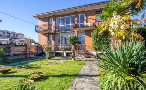 Villa in Magenta, Lombardy, Italy 1