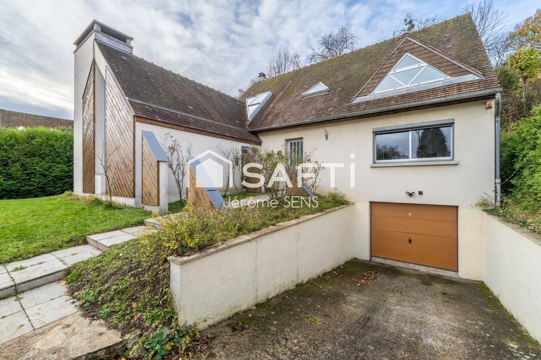 House in Villennes-sur-Seine, Ile-de-France, France 1 - 16740766