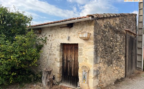 Castle for Sale in Istres, Provence-Alpes-Côte d'Azur, France