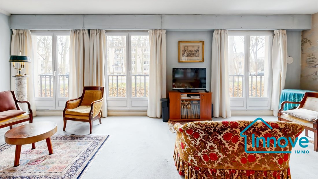 Apartment in Domaine National du Château, Versailles, France 4 - 16737408