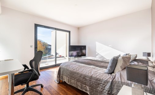 Castle for Sale in Bouliac, Nouvelle-Aquitaine, France