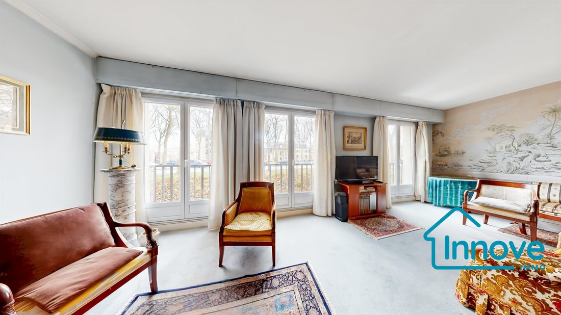 Apartment in Domaine National du Château, Versailles, France 3 - 16737408