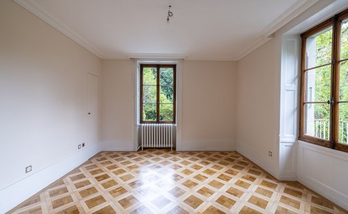 Castle Life At Your Fingertips