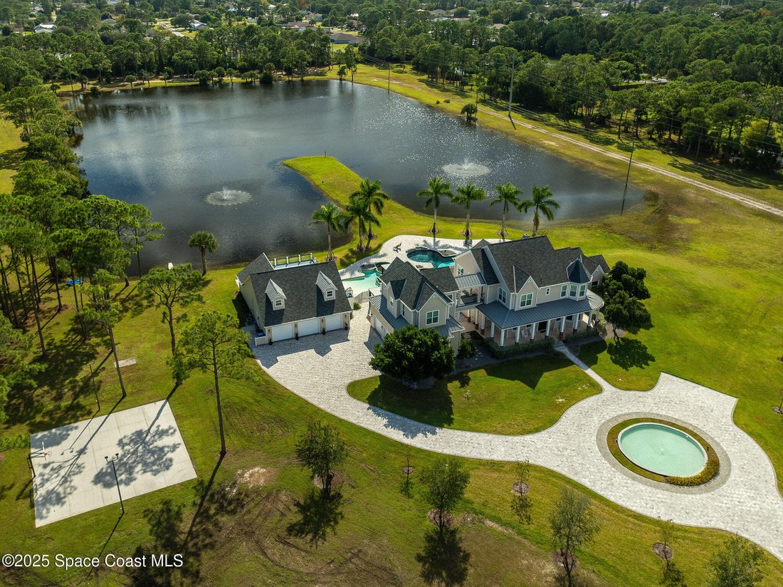 House in Palm Bay, Florida, United States 1 - 16741219