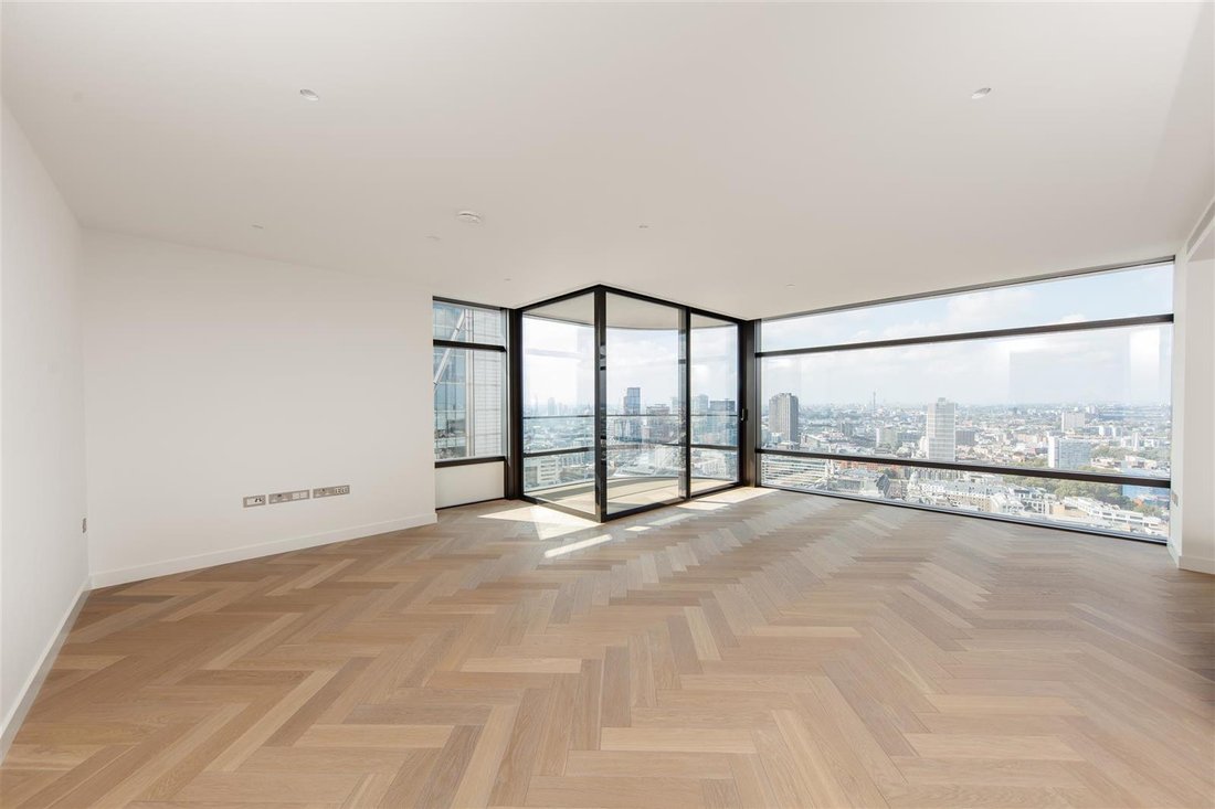 Apartment in EC2, Islington, England 5 - 16741136