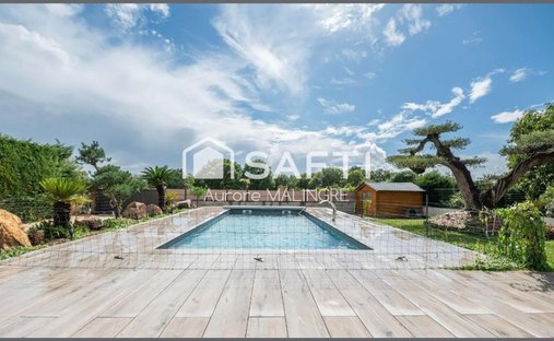 Castle for Sale in Treillières, Pays de la Loire, France