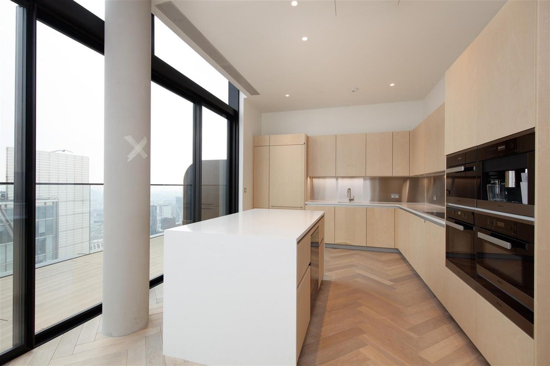 Apartment in EC2, Islington, England 3 - 16741185