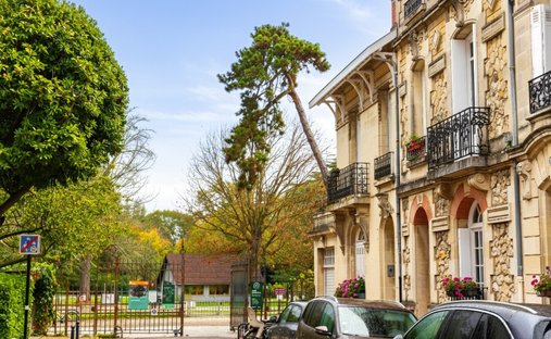 House in Hôtel de Ville-Quinconce-Saint Seurin-Fondaudège, Bordeaux, France 1
