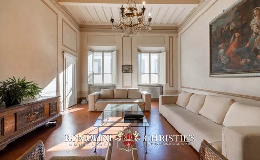 Millennial Castle In The Hills Of Arezzo