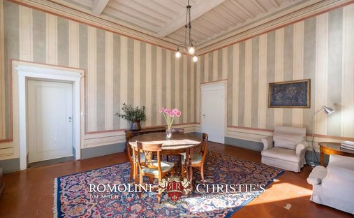 Millennial Castle In The Hills Of Arezzo