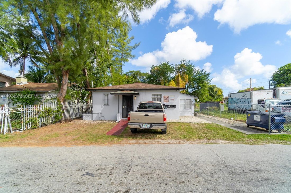 Miami, Florida, United States 2 - 16742447